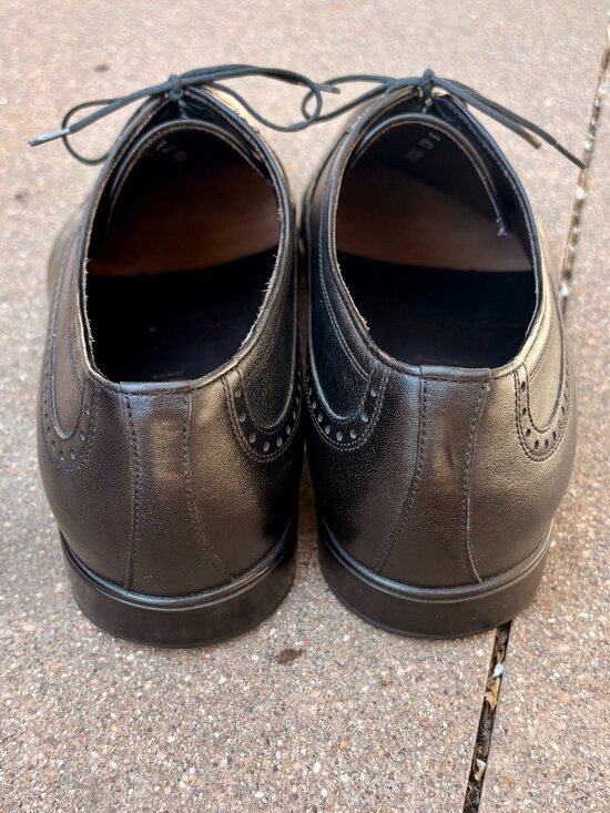a. testoni |  Men\'s Wingtip Oxford Dress Shoes (Black) main image 7